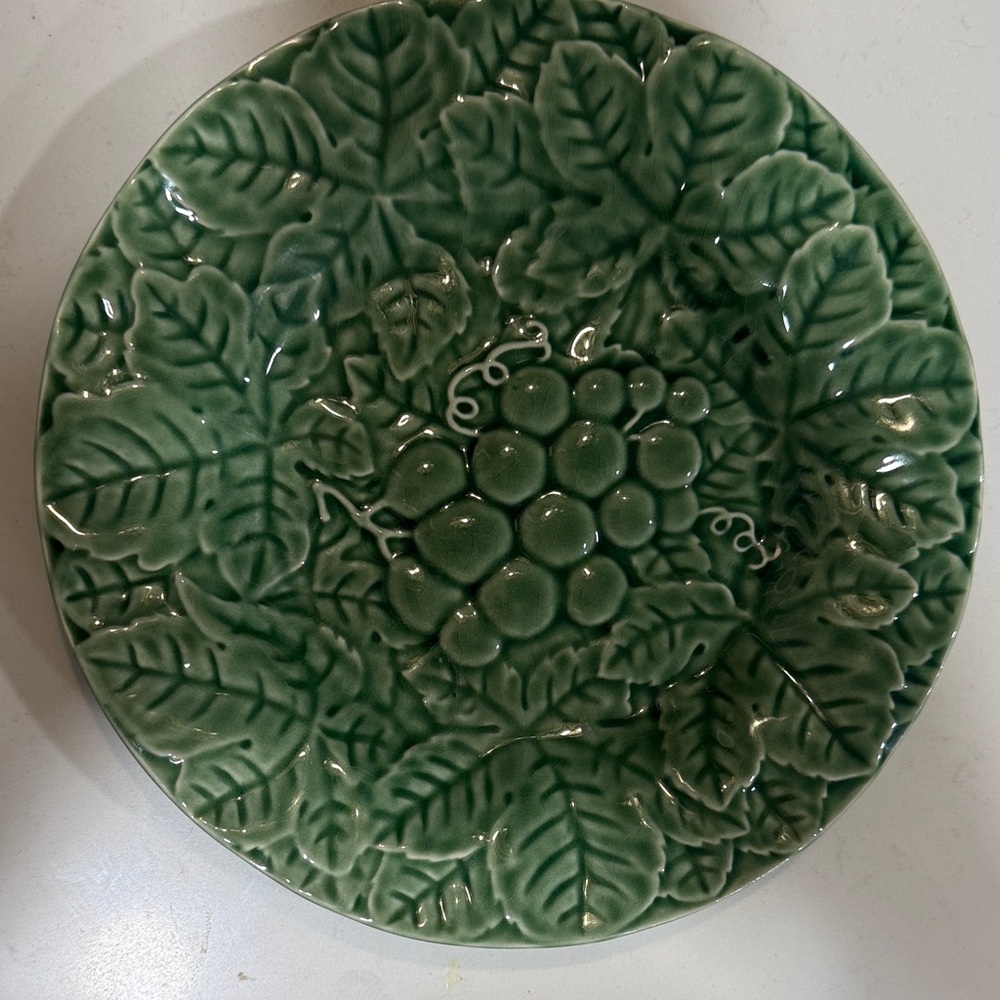 Vintage Grape Leaves Plate Majolica Green Bordallo Pinheiro Portugal 7 7/8”